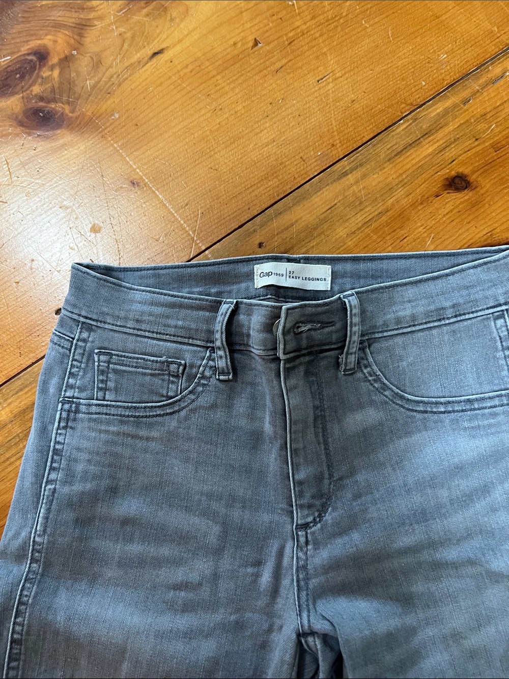 EUC Gap Easy Legging size 27 cropped length - Picture 4 of 8